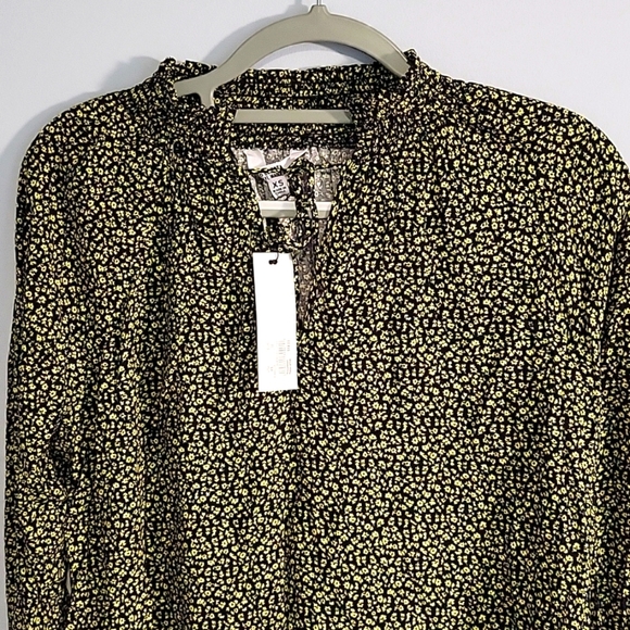 BB Dakota Steve Madden Top Blouse XS Floral Smocked Sleeve Tie Neckline NWT - Picture 2 of 6